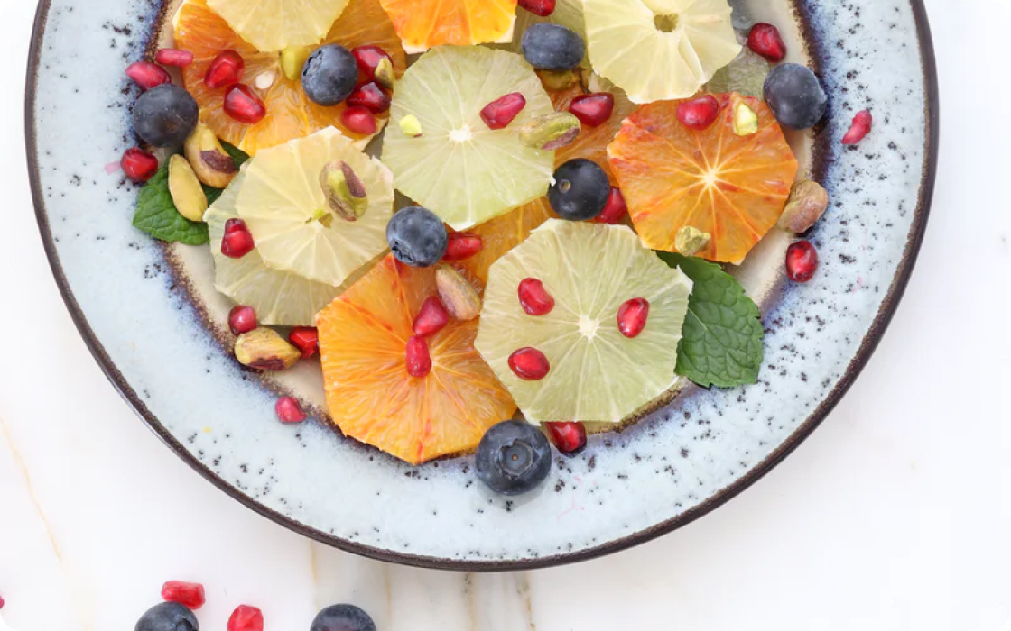 2 bowls with oatmeal and fruit